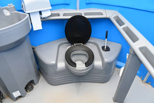 Best Porta potty delivery and setup  in Batavia, IL